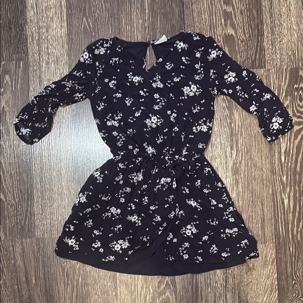 Abercrombie Kids wrap floral dress in black and white color size 7/8